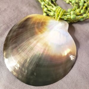 Shell Pendant necklace